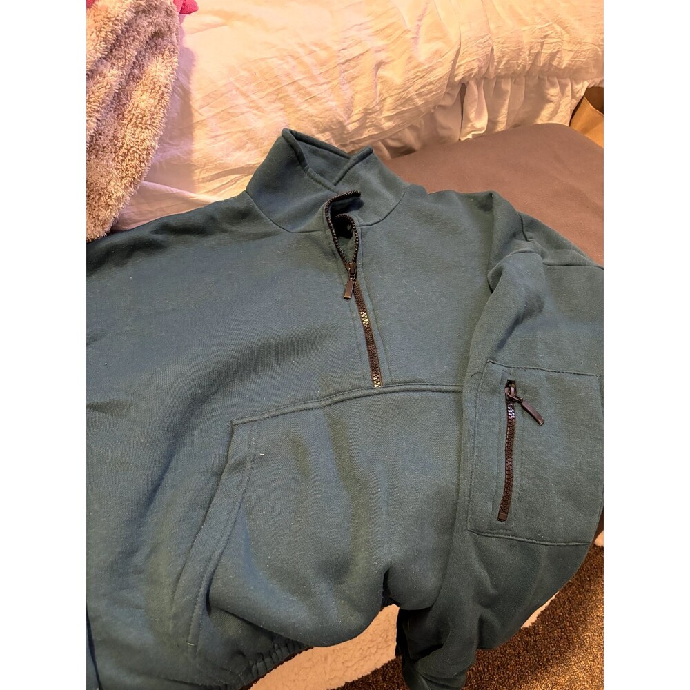 Pretty Little Thing PLT womens small sweatshirt long sleeve